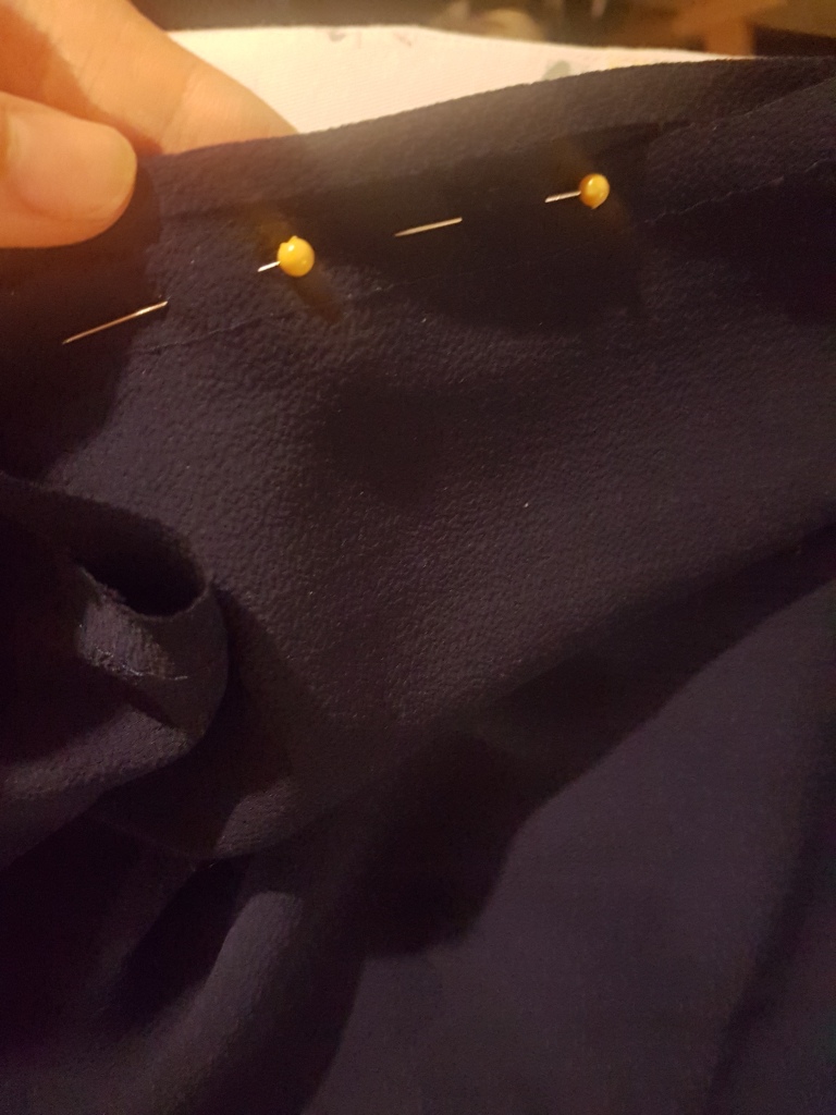 sewing on a bias strip. How to sew a bias strip